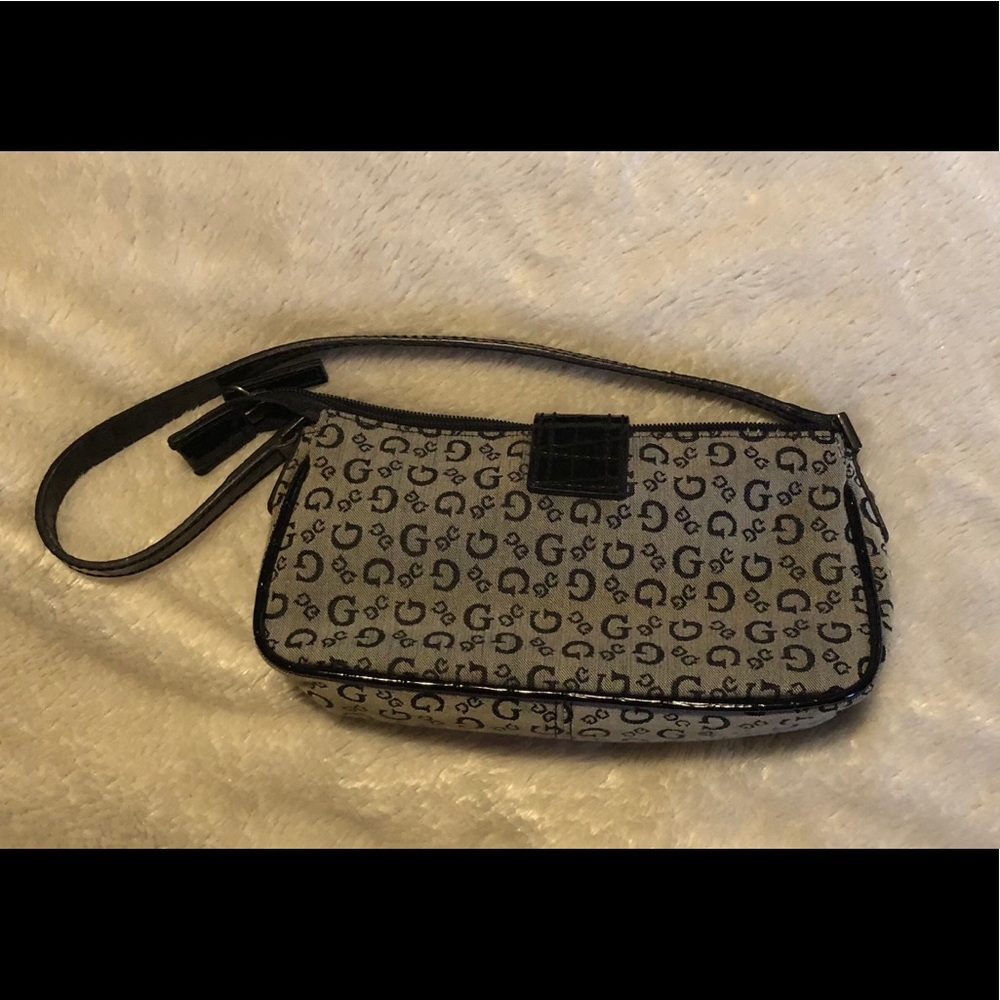 Small Guess Purse - Picture 2 of 5